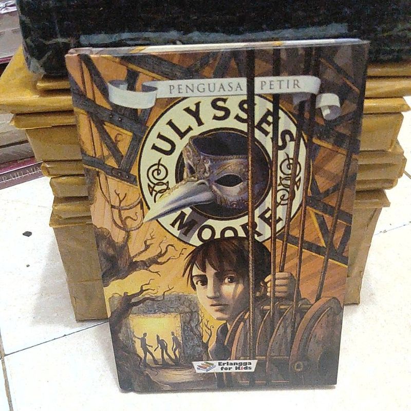 original buku karya Ulysses Moore (penguasa petir)