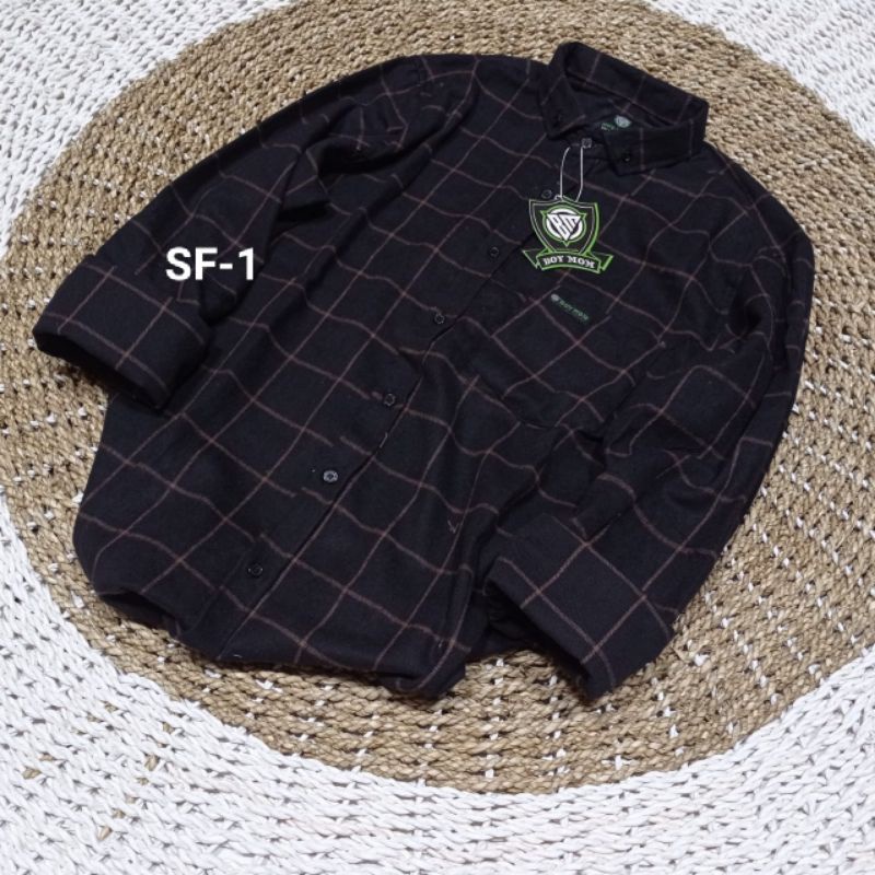 Kemeja Flanel Pria Lengan Panjang Slim Fit Hem Kotak Hitam Collar