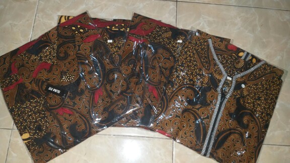 Atasan Pria Kemeja Batik Tradisional Lengan Panjang• Baju Batik Pria•batik Pria