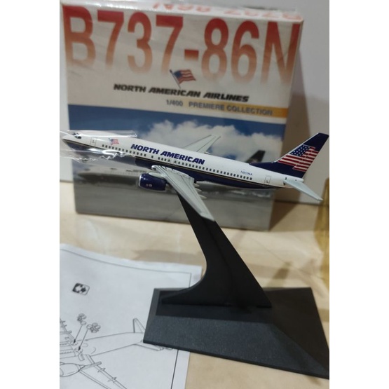 miniatur pesawat B737-86N