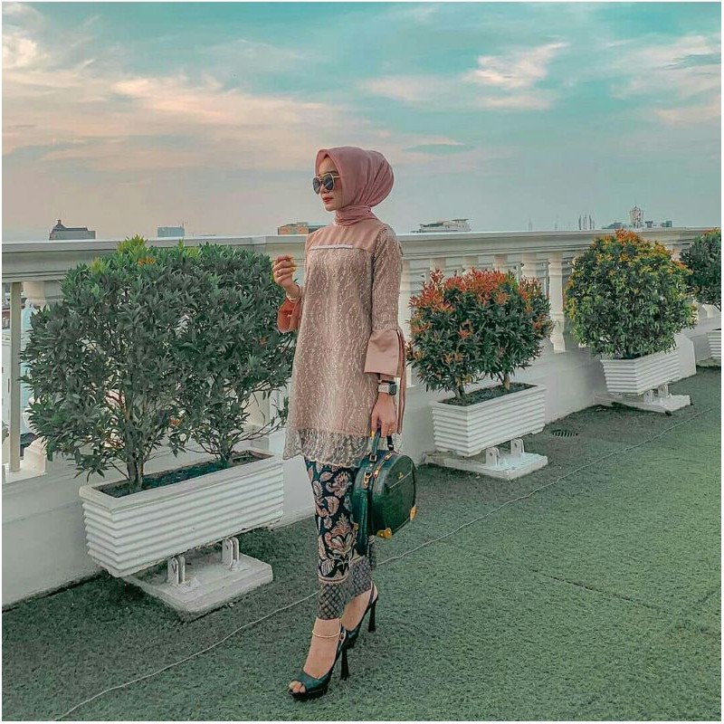 Batik Official - Nayla Abu Setelan Kebaya modern wisuda 2025 premium mewah couple pasangan kebaya kondangan wanita modern hijab kutubaru aesthetic