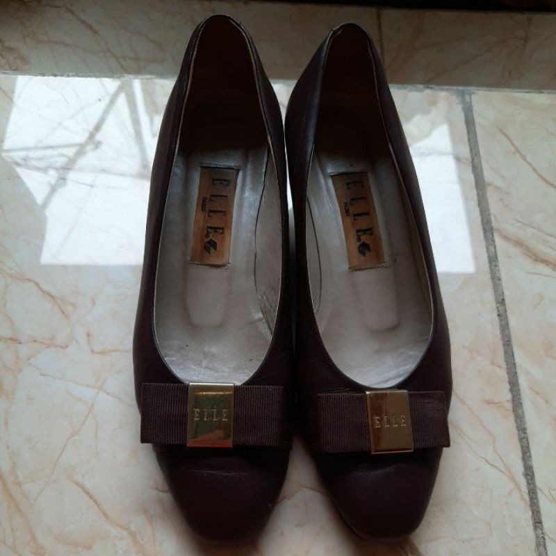 PRELOVED SEPATU HAK "ELLE"