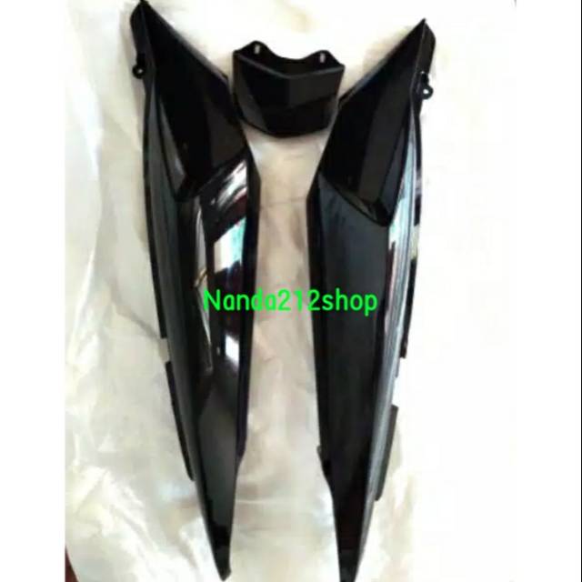 Cover body R/L Vixion old hitam