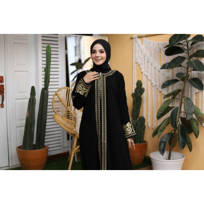 GALLERY EXCLUSIVE ABAYA HITAM GAMIS INNAYA ( RESLETING DEPAN BUSUI )