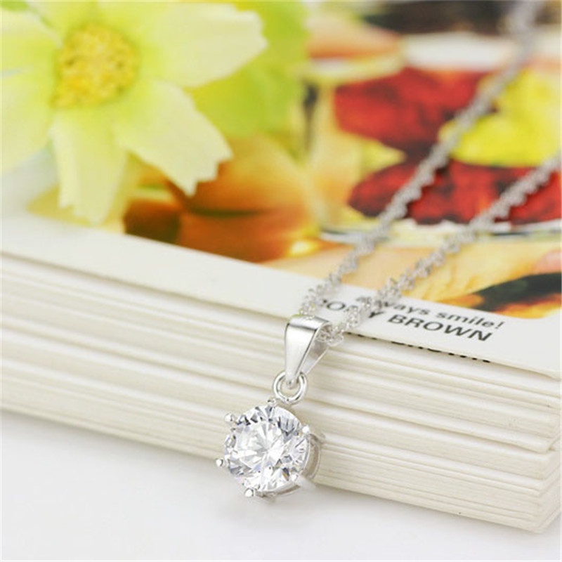 [Ready Stock]Fashion Elegant Personality Silver Plated Diamond Pendant Necklace