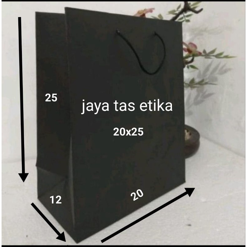 paperbag 20x25 hitam/tas kertas hitam per lusin isi 12 psc