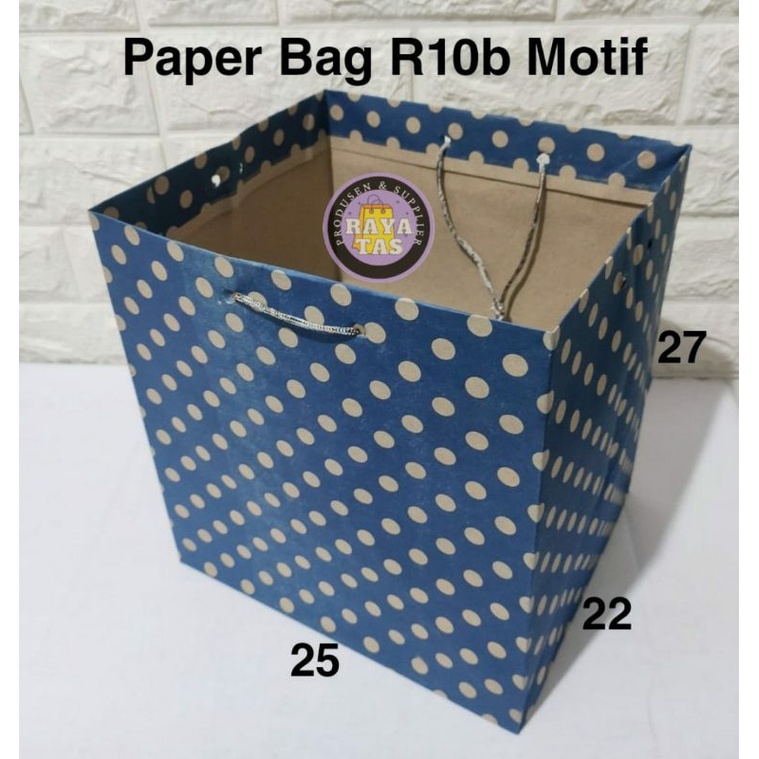 

Paper bag 22 polka (25*22*27)