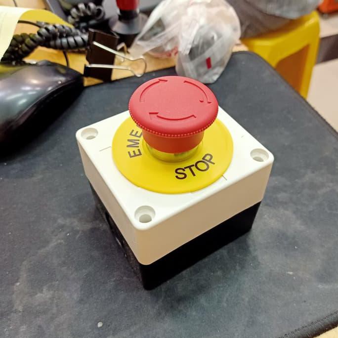 Emergency push button+box/emergency stop push button - Kuning