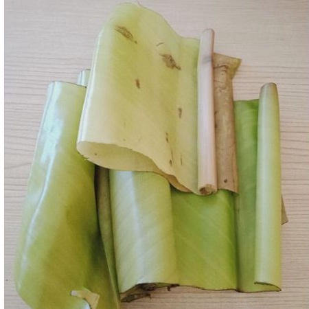 Daun pisang bagian pucuk 250 gram