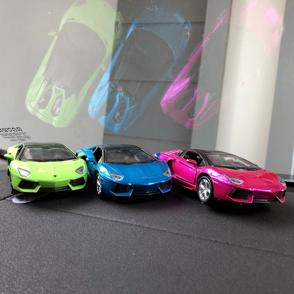 Pajangan LAMBORGHINI Aventador S Roadster Miniatur Parfum Parfume Pewangi Mobil