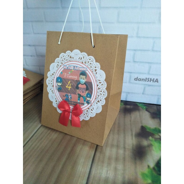 

Paperbag custom uk 15x14x20cm