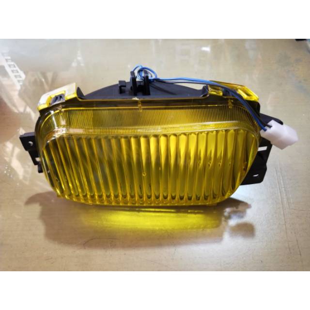 Lampu kabut/Bemper warna Kuning Mitsubishi Canter
