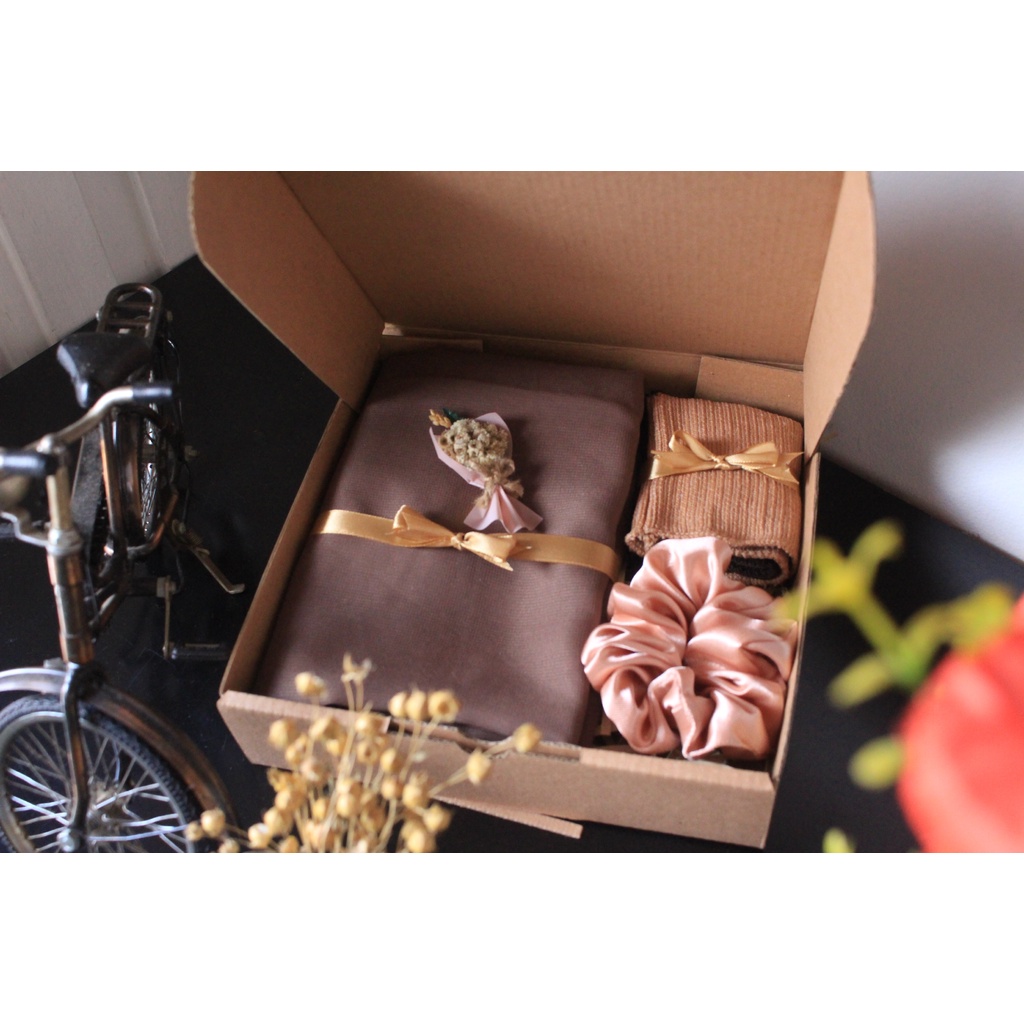 HAMPERS MURAH UNTUK KADO WEDDING PERNIKAHAN TEMAN | KADO KEJUTAN | SPECIAL GIFT UNTUK MOMENT SPESIAL