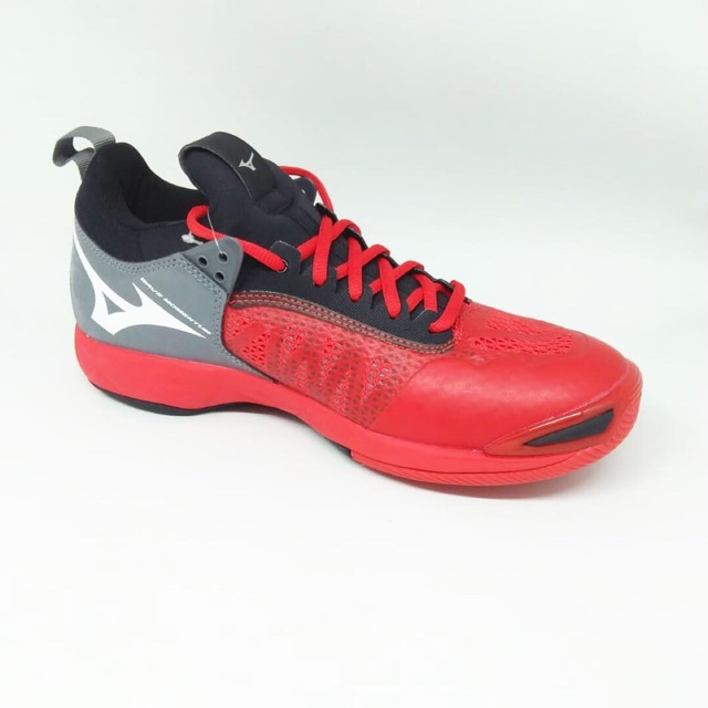 mizuno momentum low