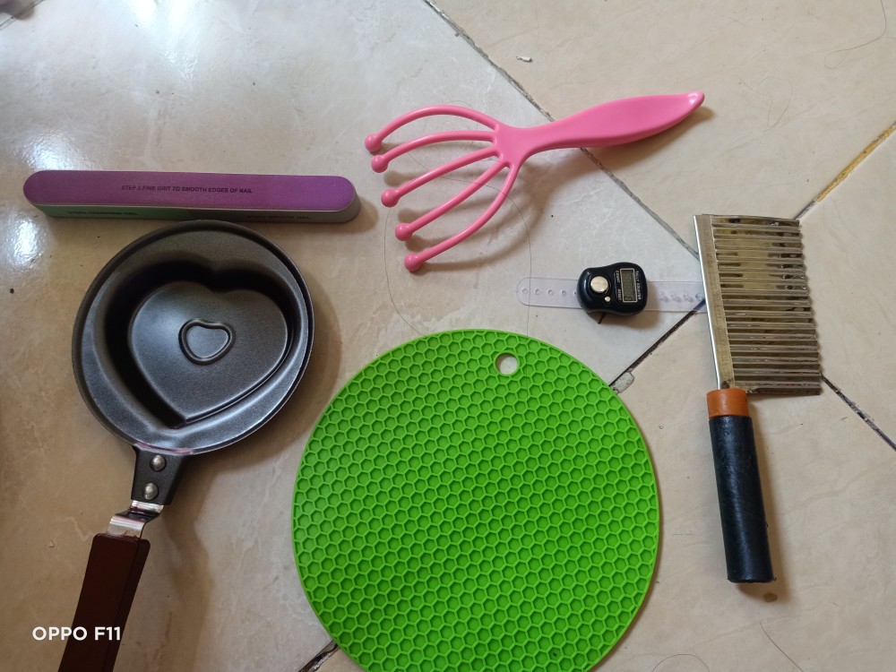 Tatakan Alas Silikon Bulat Anti Slip Tahan Panas Dapur Gelas Piring On