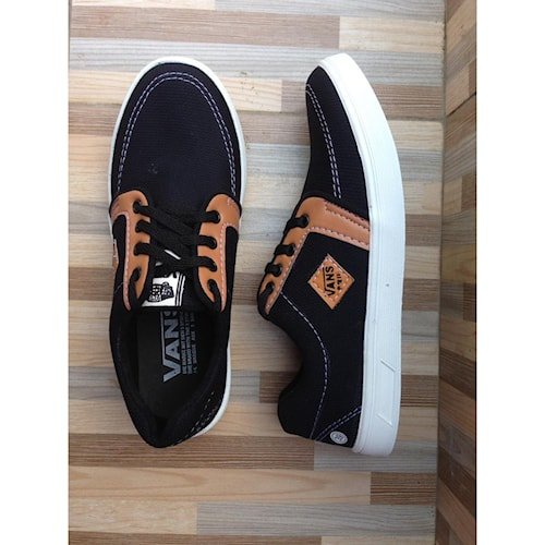Sepatu Pria Klasic Jadul Keren Sepatu Buat Ootd Main Jalan Jalan Simple VAN RETRO IRS-014 Sepatu Mec