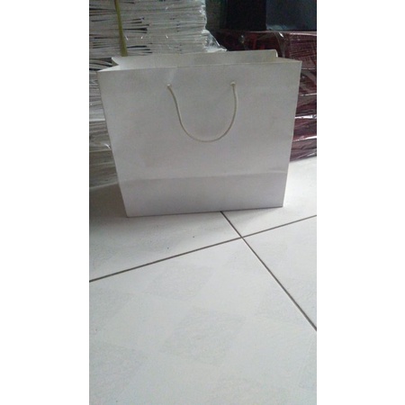 

paperbag 24*12*20 (12biji)/tas butik/tas baju/white paperbag landscape/paperbag baju/READY isi 12biji