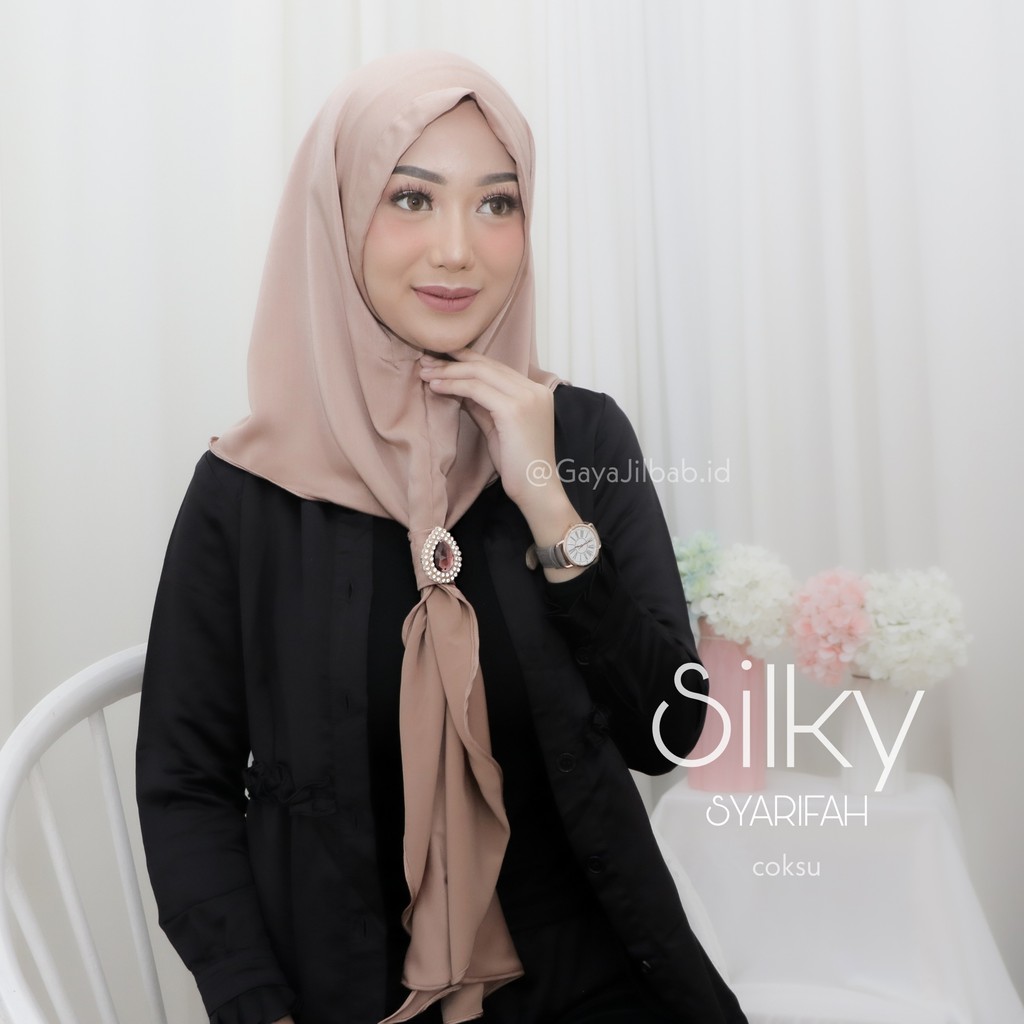 Jilbab Silk Syarifah Hilbab Instan Maxmara Silk Hijab Mewah Pesta