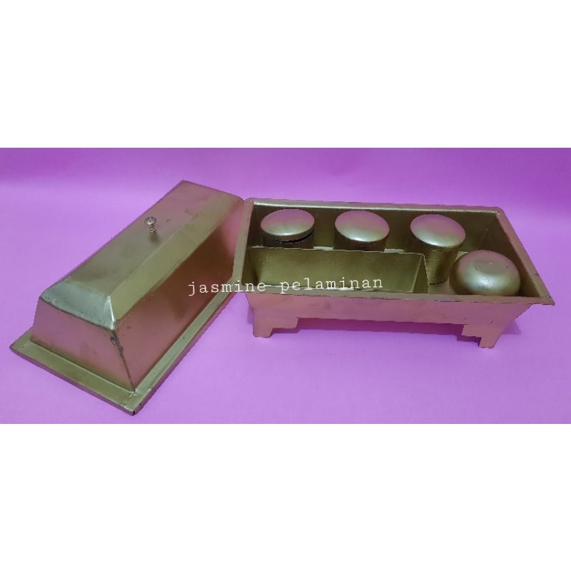 Tepak ( Tempat sirih )