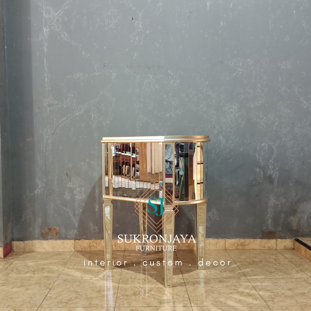 nakas kaca meja angpao kaca mewah