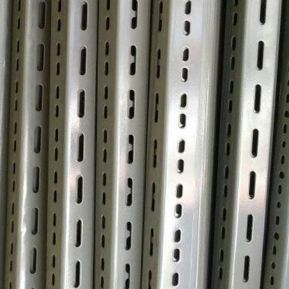 Besi siku lobang 1,4mmx3.6x3.6 panjang 3 m