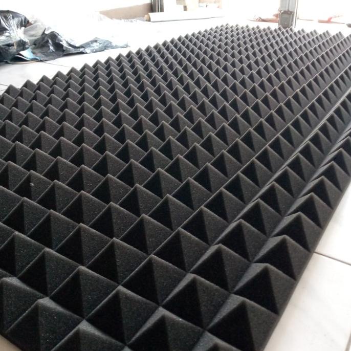 Busa Peredam Suara Piramid