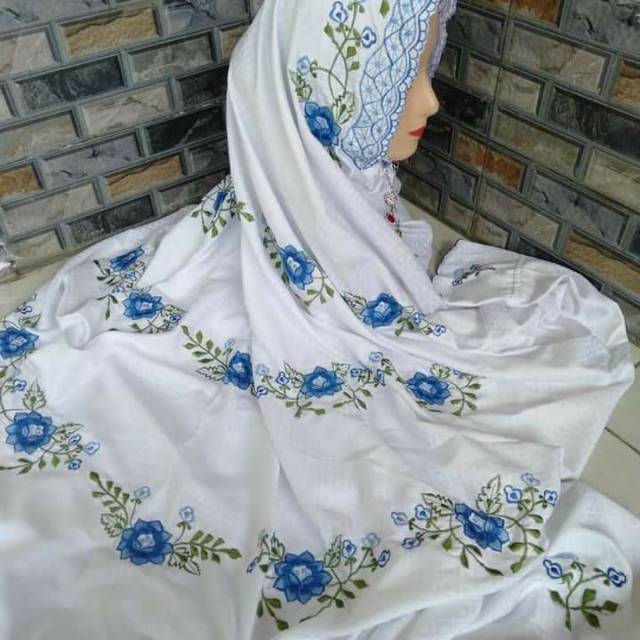 mukena bordir lajuran. asli kudusan. bahan adem tidak nerawang dan tidak panas . sangat nyaman yaaaa