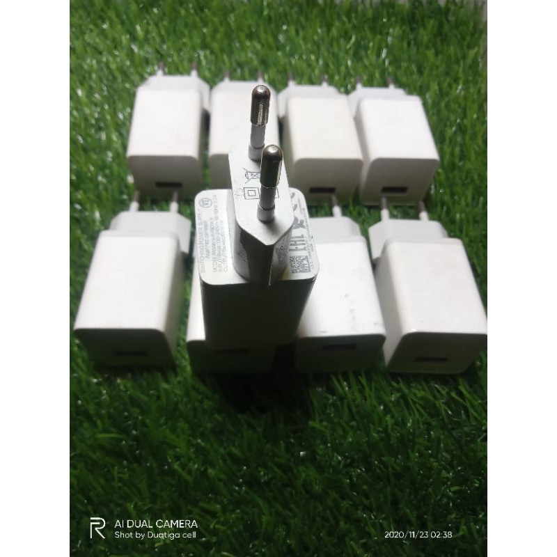 adapter charger oppo original bawaan hp sekon .. bukan beli di toko