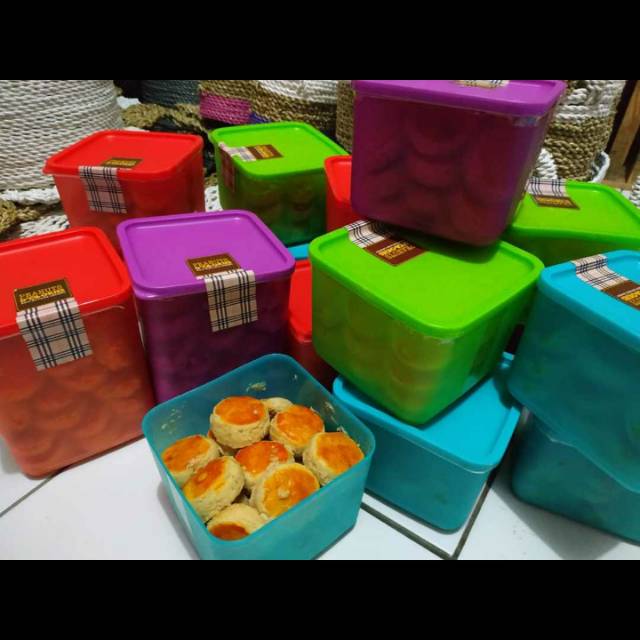 

Kue kacang d cookies legend toples kotak cantik