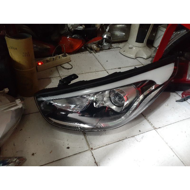Headlamp Hyundai Tucson 2015 kiri