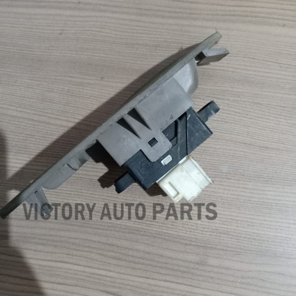 Switch power windows single nissan sentra nissan sunny 2001 ORI COPOTA