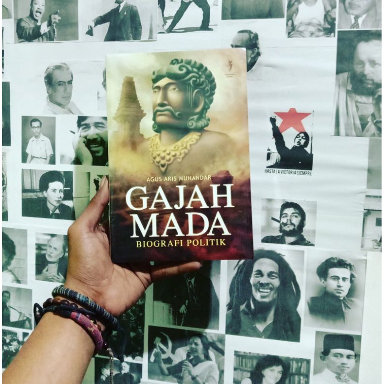 Agus Aris Munandar Catuspatha Arkeologi Majapahit / Gajah Mada: Biografi Politik / Kalpalata Data da