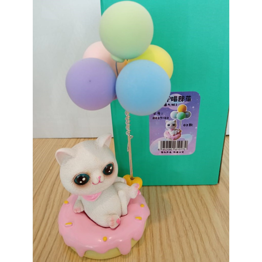 Pajangan Mobil Bobble Head Kucing Dengan Balon Pajangan Meja