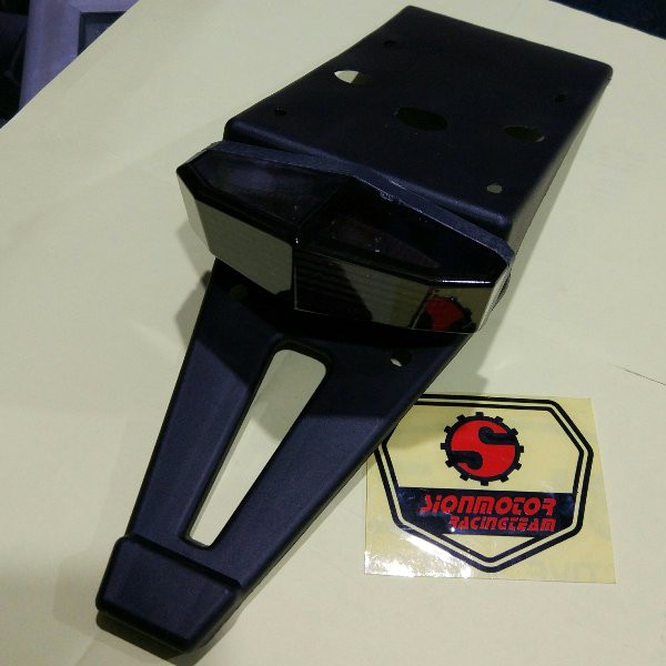 Spakbor Belakang KLX atau DTracker Lampu Rem dan Lampu Sein LED