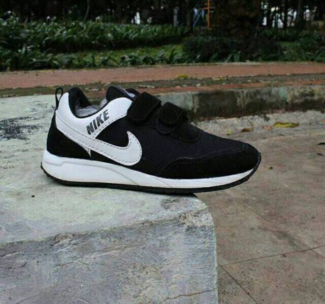 Sepatu nike anak buat sekolah/black/hitam/sepatu nike anak