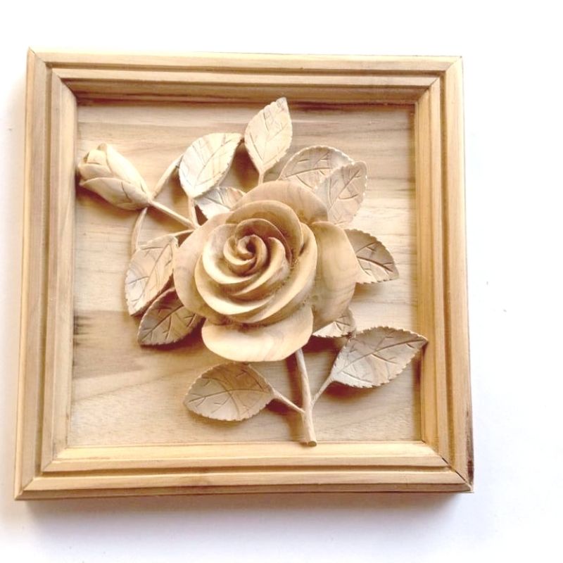 hiasan dinding kayu jati ukiran bunga mawar 