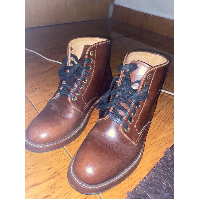 sepatu txture boots good condition