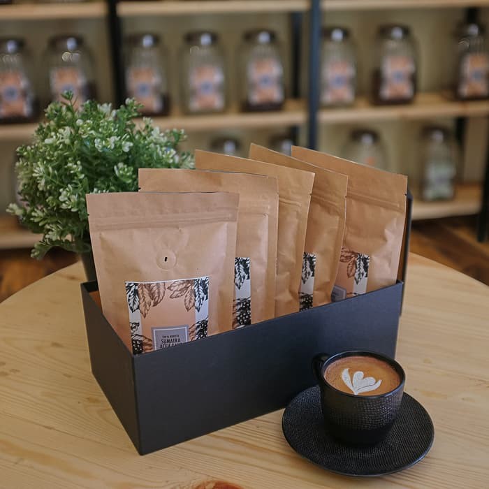 

PAKET KOPI GIFT 5 Jenis 100gr Robusta Halokoffi Coffee Aroma Souvenir - kkp2391