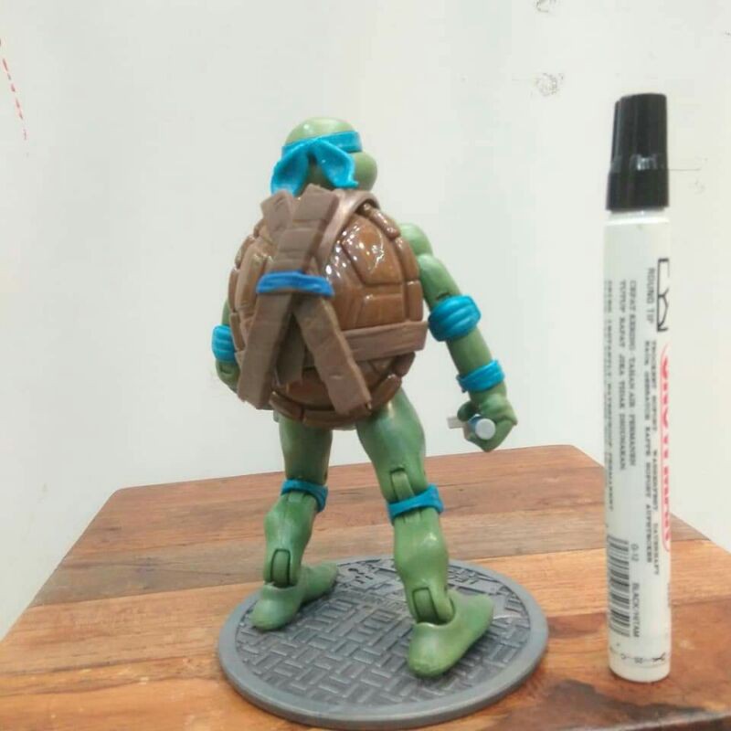 mainan turtle figuretmnt leonardo
Kura kura ninja merah
teenage mutant ninja turtle
