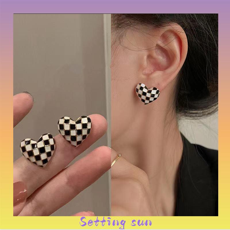 Anting Stud Bentuk Papan Catur Tiga Dimensi Untuk Wanita TN