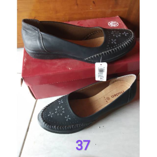 Sepatu fladeo wanita