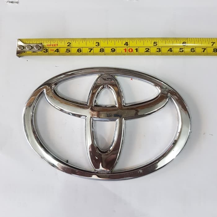 

emblem logo toyota lebar 15cm pakai perekat double tape 3M
