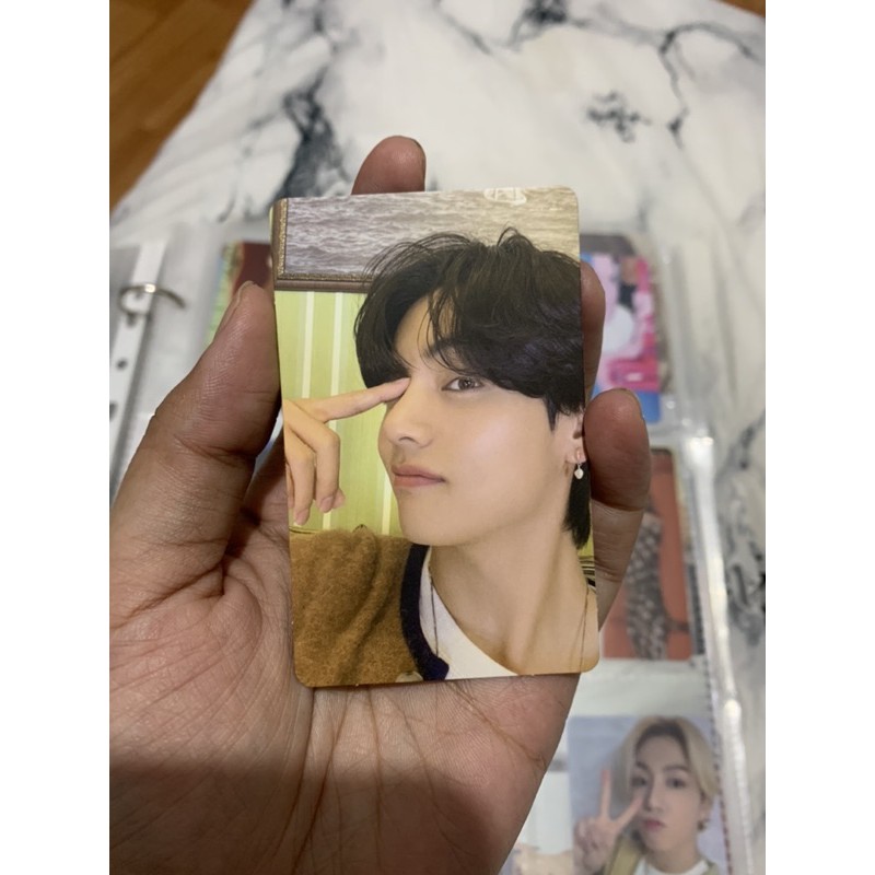 PHOTOCARD PC RANDOM BE ESSENTIAL TAEHYUNG