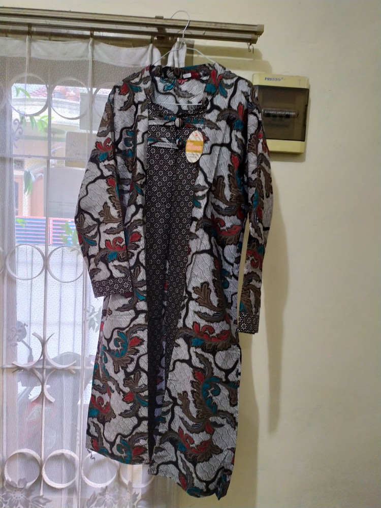 Longcardi Lawasan Daun Outer Batik Wanita Casual Kantoran Formal Kondangan Katun Halus Motif Premium