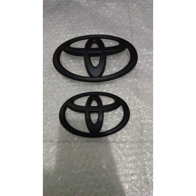 Emblem logo grill Fortuner Vrz Hitam doff