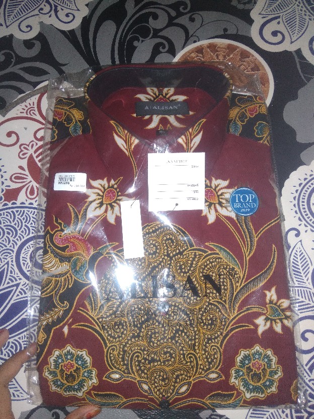 Hem Alisan Batik Lengan Pendek