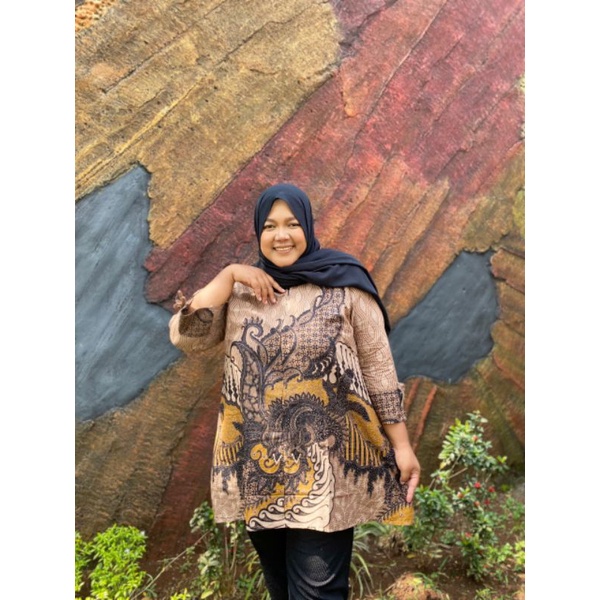 TUNIK JUMBO BIGSIZE 3L 4L 5L XXXXXL LD 120 130 140 LENGAN BELAH VARIASI SUPPORT BUSUI RISLETING DEPAN BATIK MOTIF ABU DAN MOCCA