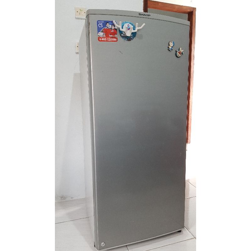 freezer sharp model 6 rak bekas