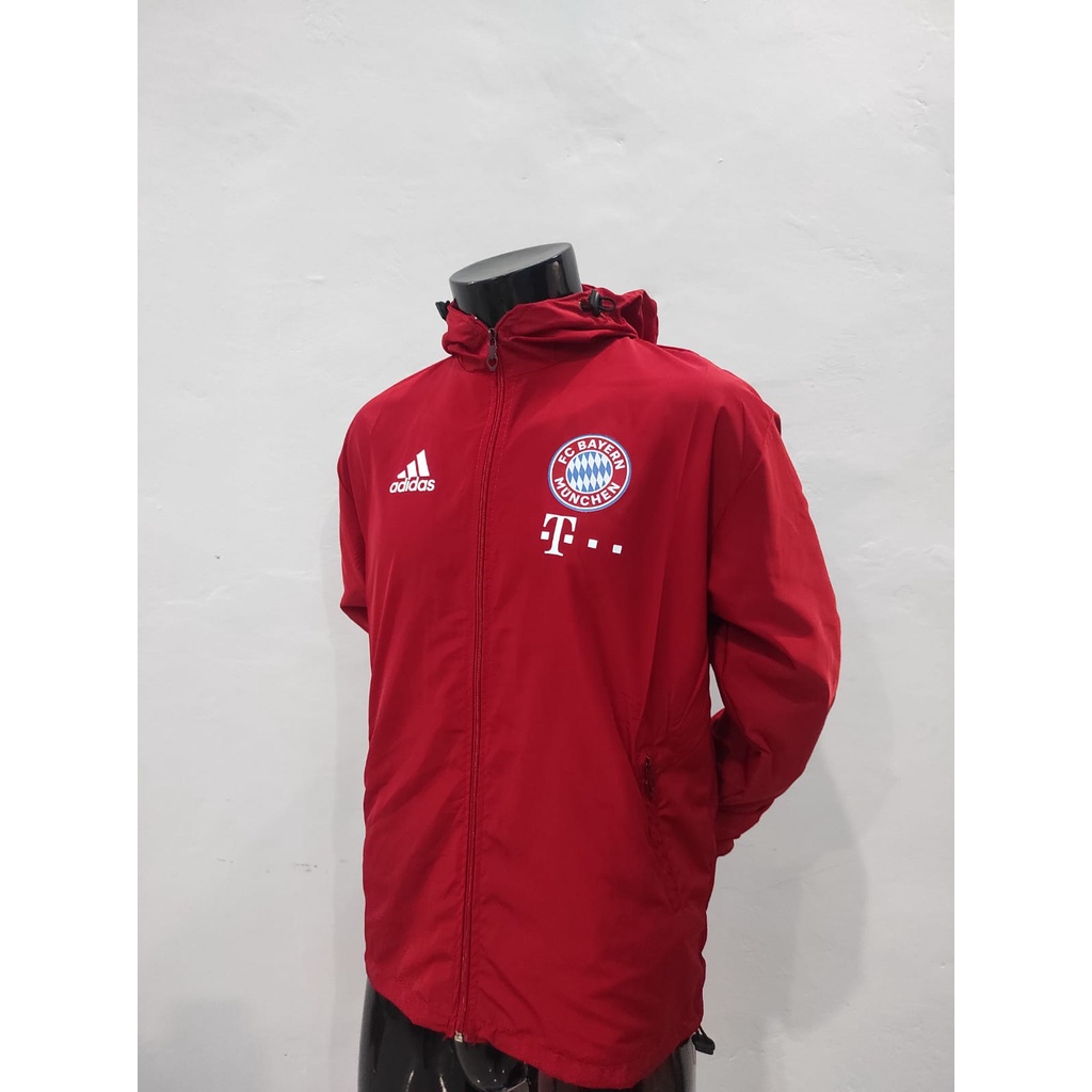 JAKET PARASUT WATERPROOF TRAINING BAYERN MUNCHEN RED