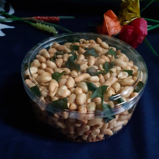 

Kacang goreng daun jeruk